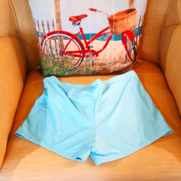 **Multicolor Swim Dress & Shorts (XXL)** - Picture 4 of 5